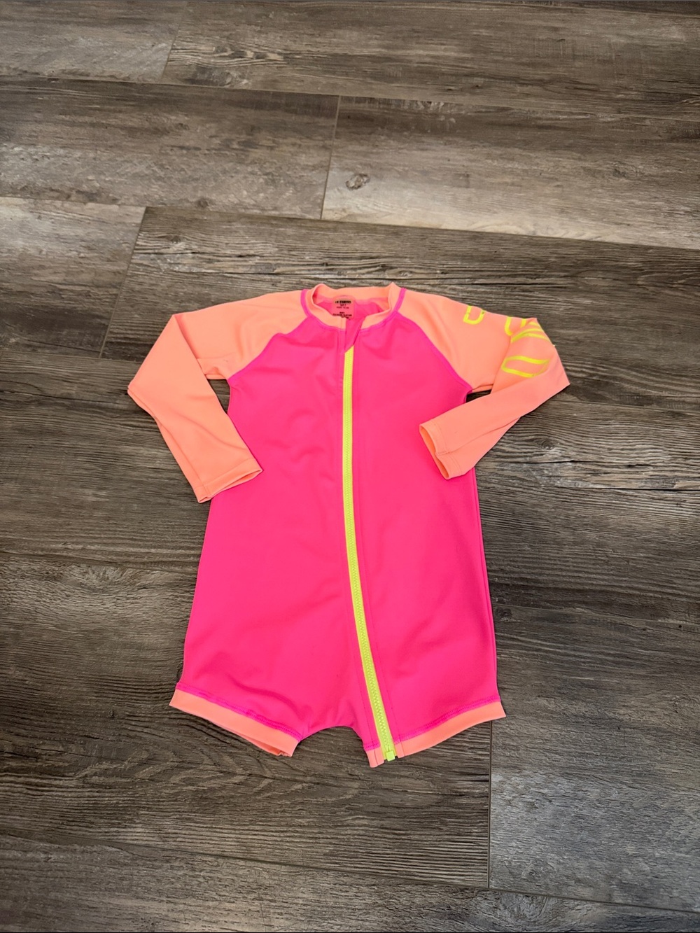 Bonds Neon Pink & Peach Long-Sleeve Zip Rashguard‎